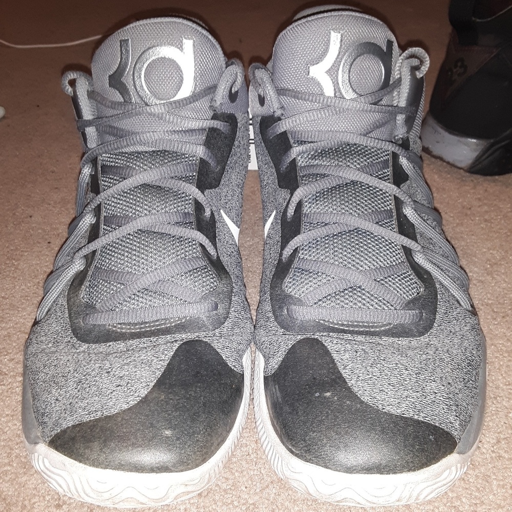 Nike Kd trey five's silver on silver